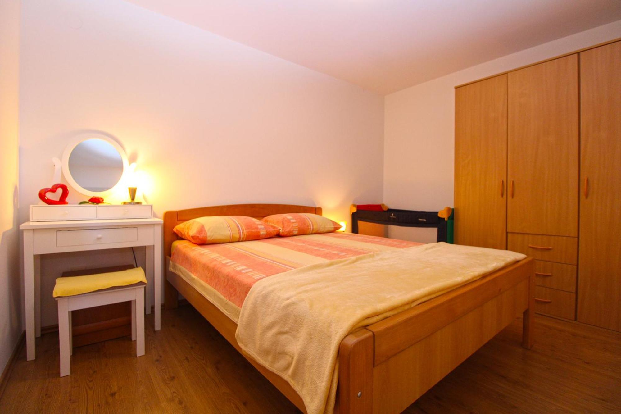 Apartments Kristina 1531 Pula Luaran gambar