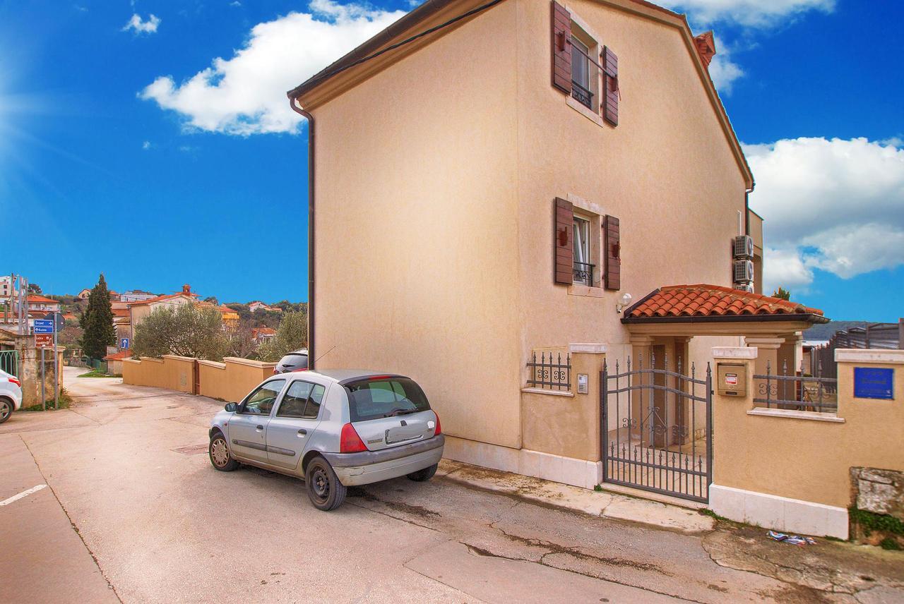 Apartments Kristina 1531 Pula Luaran gambar