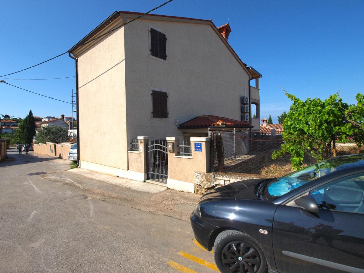 Apartments Kristina 1531 Pula Luaran gambar